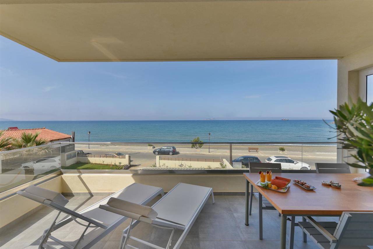 Rodia Beach Suites Коккинос Пиргос Экстерьер фото